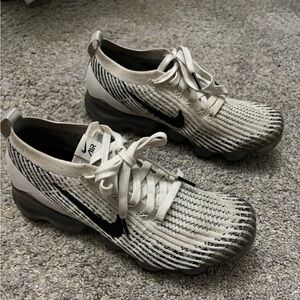 Nike Air Vapormax Flyknit 7/8.5 sneakers
